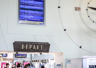 Afficheur 70'' Slim COTEP - gamme indoor (Gare SNCF Versailles Chantiers)