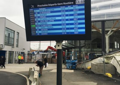 Afficheur TFT 70'' COTEP - gamme outdoor (Gare routière SNCF - Rennes)