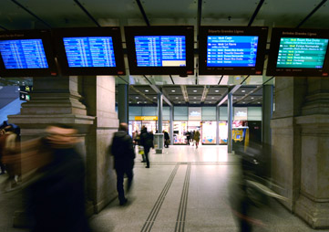 écrans d'informations voyageurs gare SNCF