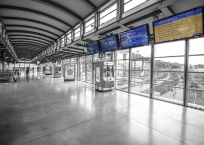 Afficheur IC 46'' COTEP - gamme indoor (Gare SNCF Versailles Chantiers)