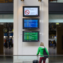 Afficheur TFT 46'' COTEP - gamme outdoor (Gare SNCF Saint-Lazare, Paris)