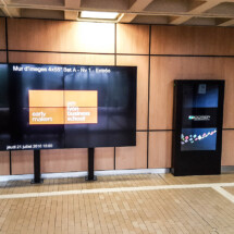 Mur d'images 4x55'' et borne interactive 55'' COTEP (EM Lyon Business School, Campus Ecully)