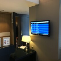Afficheur IC 32’’ SLIM avec Médiapack ( Hotel Albert 1er )