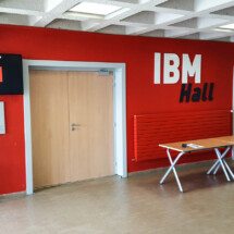 écran affichage dynamique IBM hall campus EM Lyon