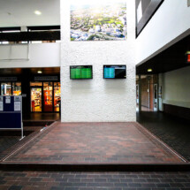 Afficheur IC 42'' COTEP - gamme indoor (ESSEC Business School, Campus Cergy)