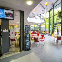 Afficheur IC 42'' COTEP - gamme indoor (ESSEC Business School, Campus Cergy)