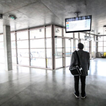 Afficheur IC 46'' COTEP - gamme indoor (Gare SNCF Versailles Chantiers)
